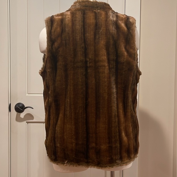 CHICO’S NWOT Size 3 (16-18) Faux Fur Vest Animal Print Lining • Super Soft • - Picture 5 of 15